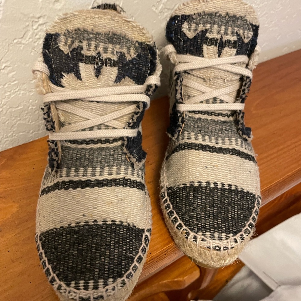 Chanel Interlocking Cc Logo Espadrilles - image 5